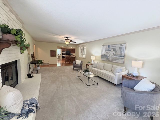 115 Woodhaven Drive, Hendersonville, NC 28739