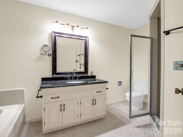 115 Woodhaven Drive, Hendersonville, NC 28739