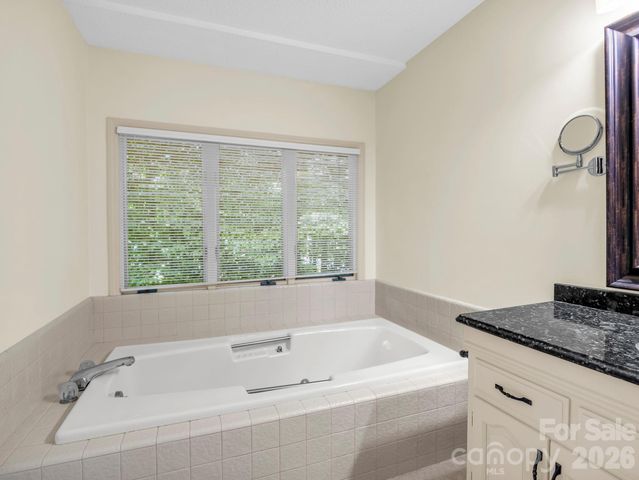 115 Woodhaven Drive, Hendersonville, NC 28739