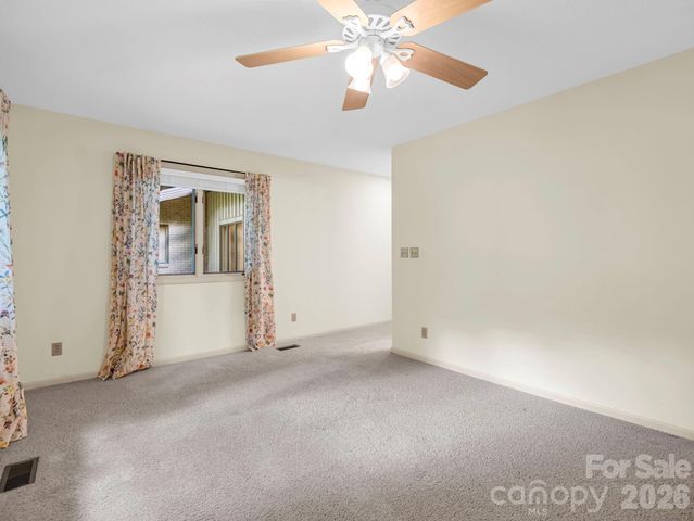 115 Woodhaven Drive, Hendersonville, NC 28739