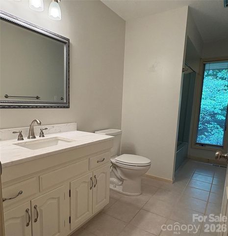 115 Woodhaven Drive, Hendersonville, NC 28739