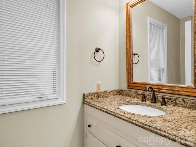 115 Woodhaven Drive, Hendersonville, NC 28739