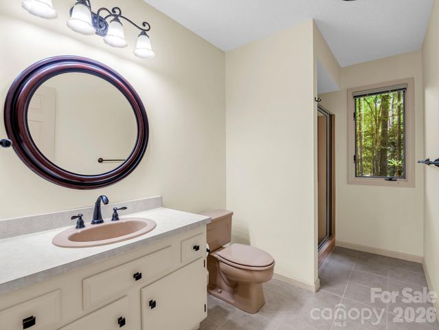 115 Woodhaven Drive, Hendersonville, NC 28739