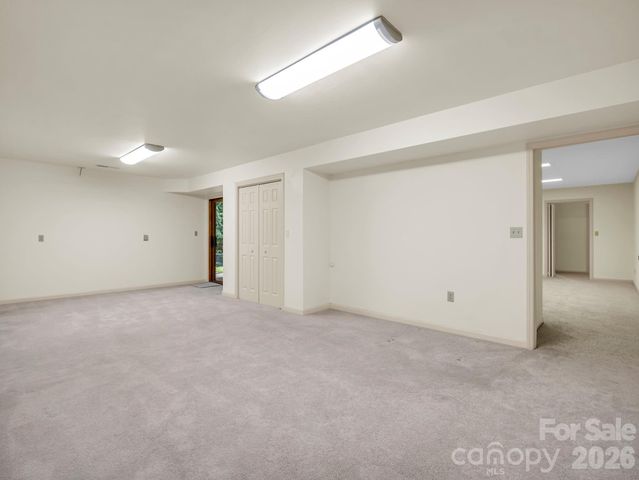 115 Woodhaven Drive, Hendersonville, NC 28739