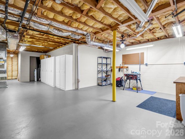 115 Woodhaven Drive, Hendersonville, NC 28739