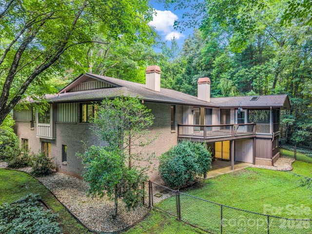 115 Woodhaven Drive, Hendersonville, NC 28739