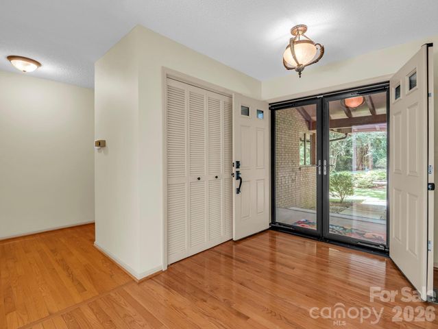 115 Woodhaven Drive, Hendersonville, NC 28739