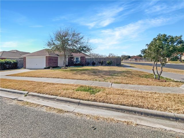 3201 Keltic Dr, Corpus Christi, TX 78414