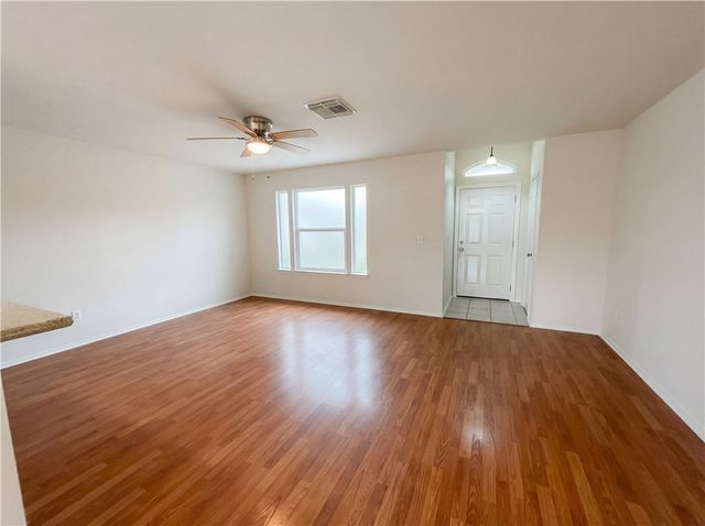 3201 Keltic Dr, Corpus Christi, TX 78414