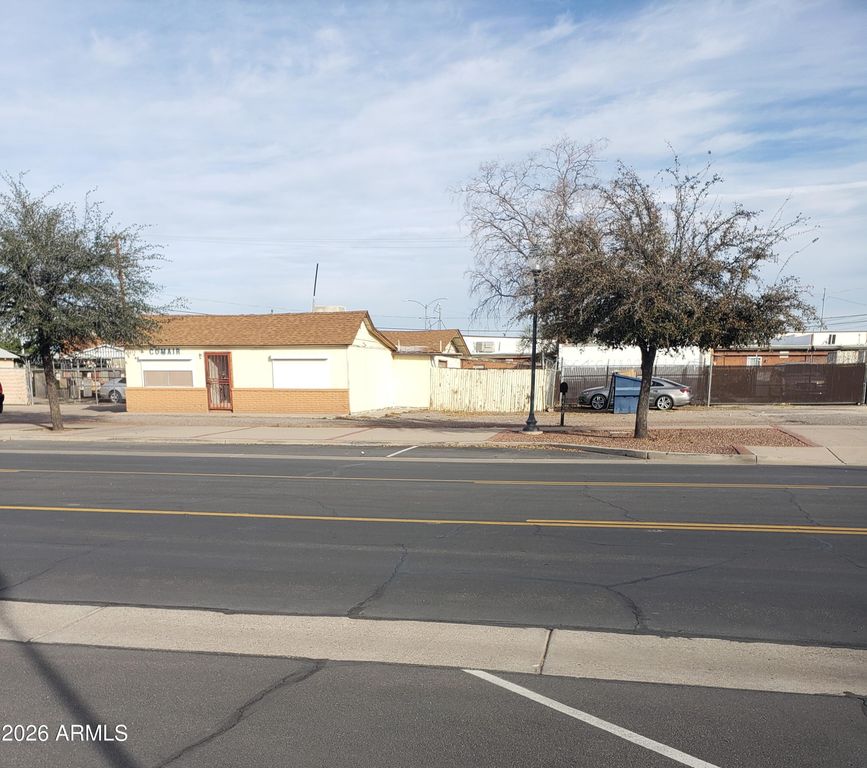 8450 W WASHINGTON Street, Peoria, AZ 85345 — exterior