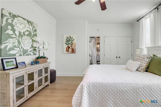 605 E Donegan Street, Seguin, TX 78155
