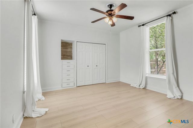 605 E Donegan Street, Seguin, TX 78155
