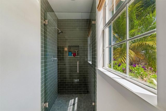 815 W KENTUCKY AVENUE, Tampa, FL 33603