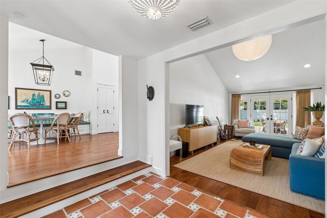 815 W KENTUCKY AVENUE, Tampa, FL 33603