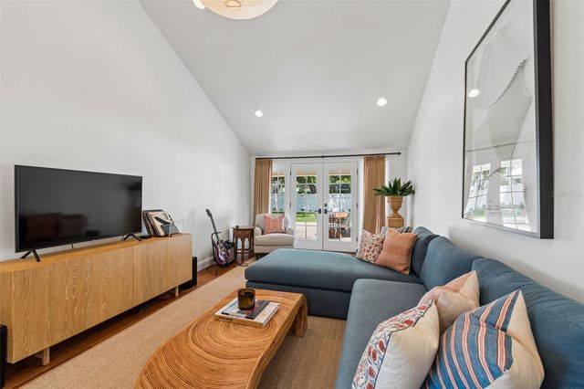 815 W KENTUCKY AVENUE, Tampa, FL 33603