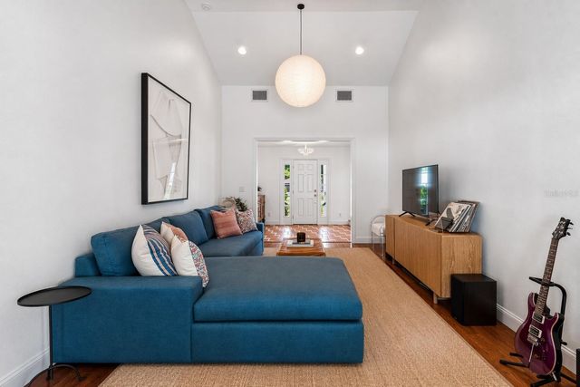 815 W KENTUCKY AVENUE, Tampa, FL 33603