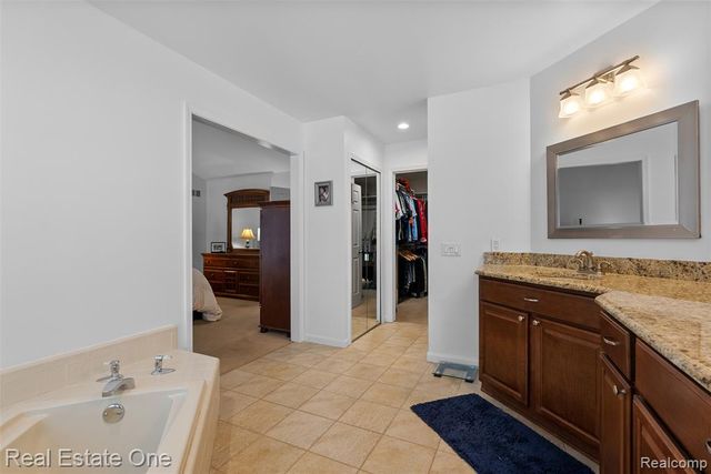 2409 Wildbrook Run, Bloomfield Hills, MI 48304