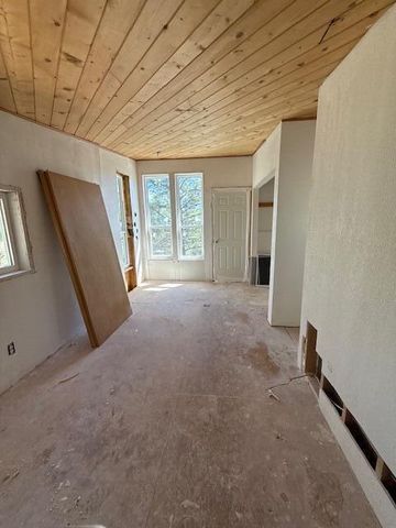 23 SKYLAND Boulevard, Tijeras, NM 87059