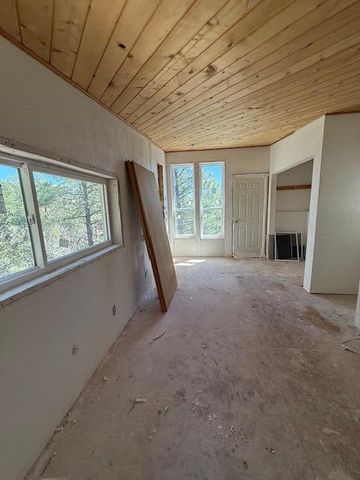 23 SKYLAND Boulevard, Tijeras, NM 87059