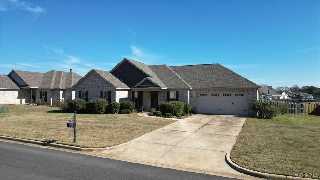 72 Tallahatchie Drive, Wetumpka, AL 36093