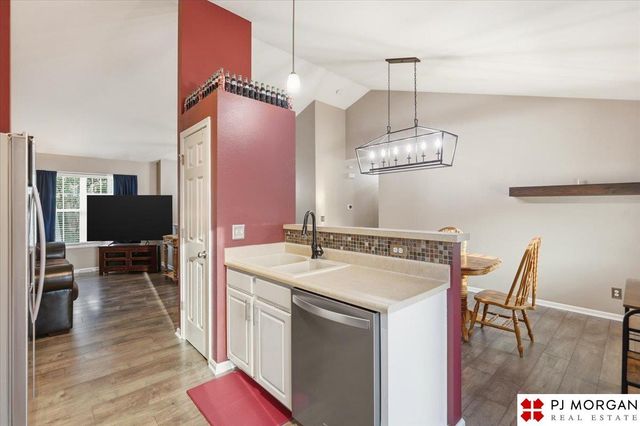 8204 S 161st Avenue, Omaha, NE 68136