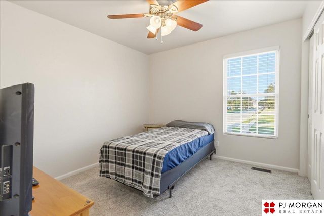 8204 S 161st Avenue, Omaha, NE 68136