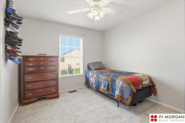 8204 S 161st Avenue, Omaha, NE 68136