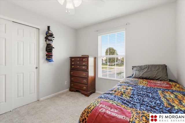 8204 S 161st Avenue, Omaha, NE 68136