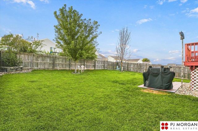 8204 S 161st Avenue, Omaha, NE 68136