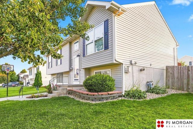 8204 S 161st Avenue, Omaha, NE 68136