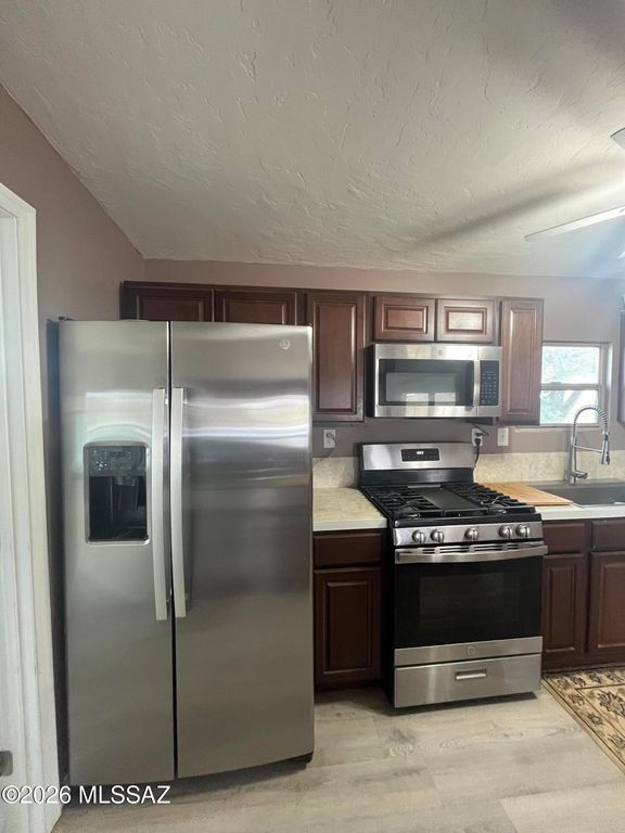 Image 15 of property listing at 2944 N Manzora Road, Cochise, AZ 85606