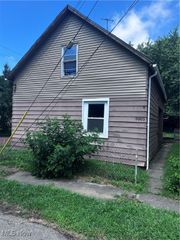 5003 Louisa Court, Cleveland, OH 44127