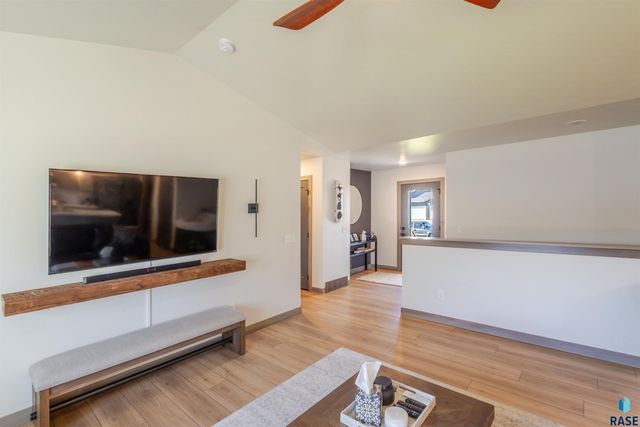 716 Hillside St Street, Harrisburg, SD 57032