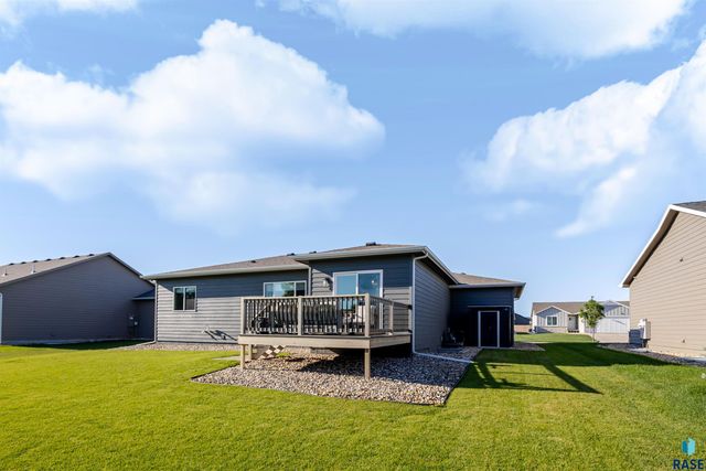 716 Hillside St Street, Harrisburg, SD 57032