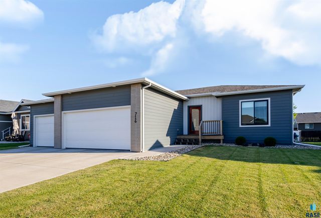 716 Hillside St Street, Harrisburg, SD 57032