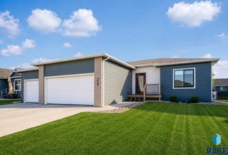 716 Hillside St Street, Harrisburg, SD 57032