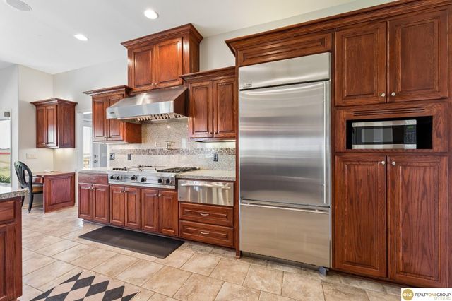 19820 S 174 Plaza, Springfield, NE 68059