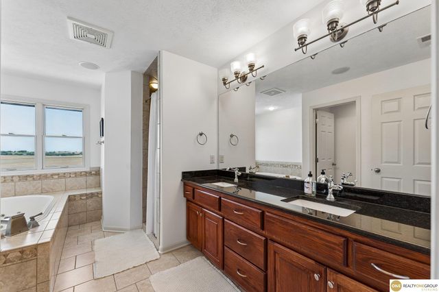 19820 S 174 Plaza, Springfield, NE 68059