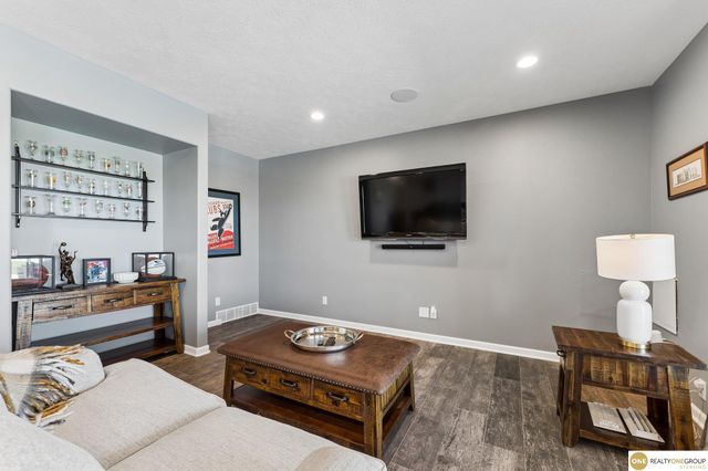 19820 S 174 Plaza, Springfield, NE 68059