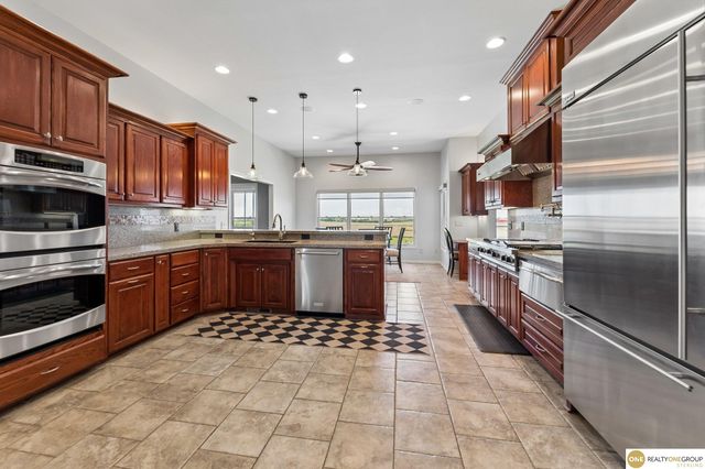 19820 S 174 Plaza, Springfield, NE 68059