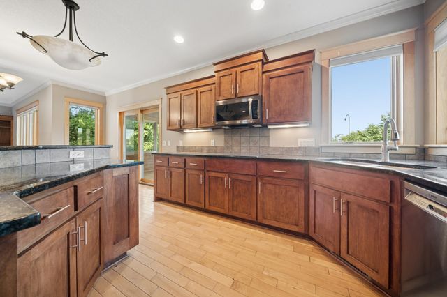 5352 Scenic Oak Drive SW, Rochester, MN 55902