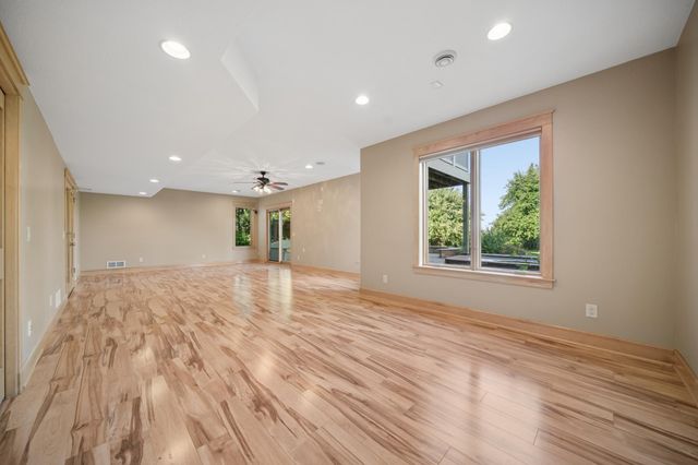 5352 Scenic Oak Drive SW, Rochester, MN 55902