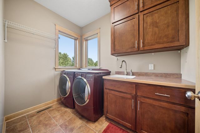 5352 Scenic Oak Drive SW, Rochester, MN 55902