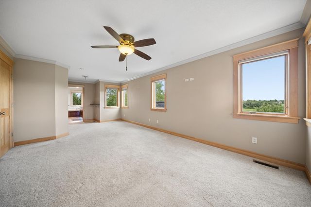 5352 Scenic Oak Drive SW, Rochester, MN 55902