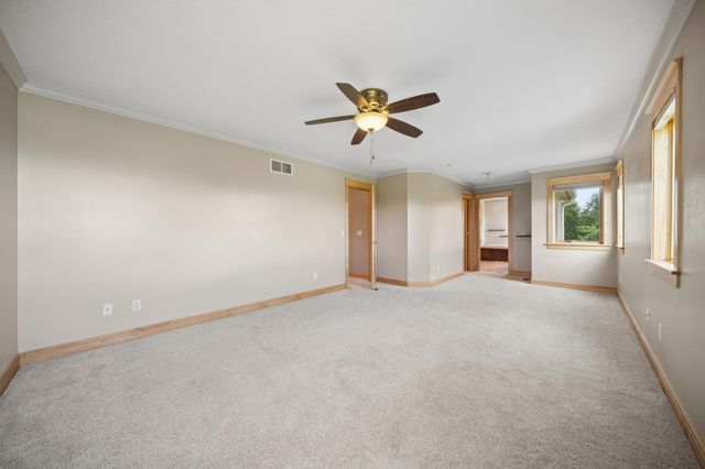 5352 Scenic Oak Drive SW, Rochester, MN 55902
