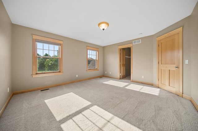 5352 Scenic Oak Drive SW, Rochester, MN 55902