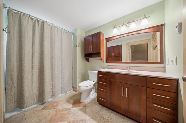 5352 Scenic Oak Drive SW, Rochester, MN 55902
