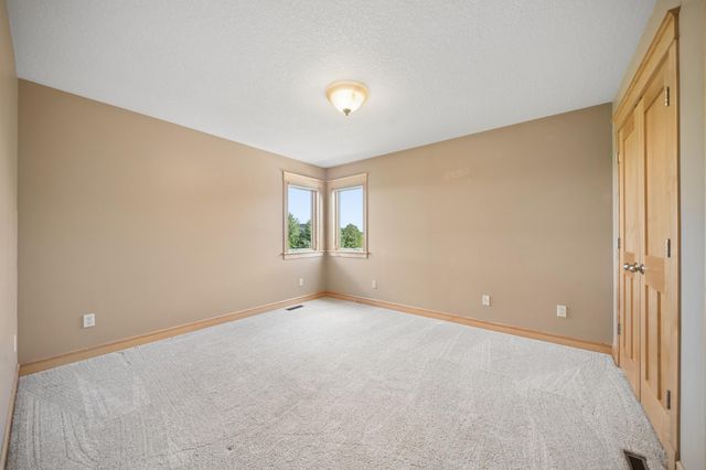 5352 Scenic Oak Drive SW, Rochester, MN 55902