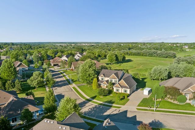 5352 Scenic Oak Drive SW, Rochester, MN 55902