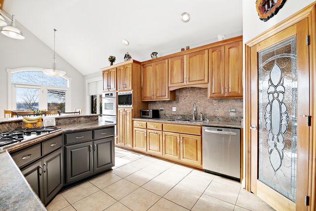 17966 S Hunt Club Drive, Mokena, IL 60448